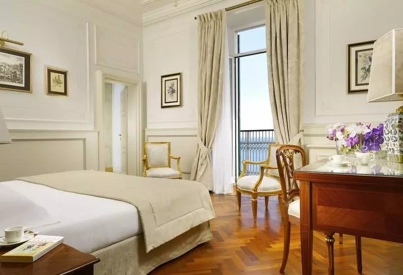 キングサイズベッドのスイートルーム, Royal Hotel Sanremo