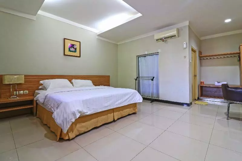 اتاق لوکس, Sampaga