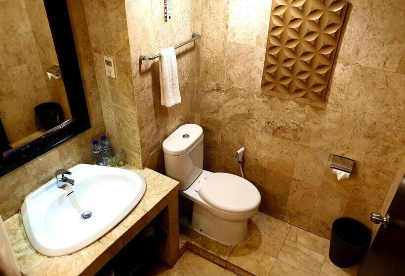 Номер Executive, Jayakarta Hotel Jakarta