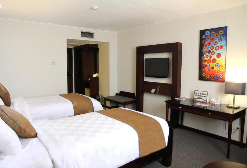 Номер Executive, Jayakarta Hotel Jakarta