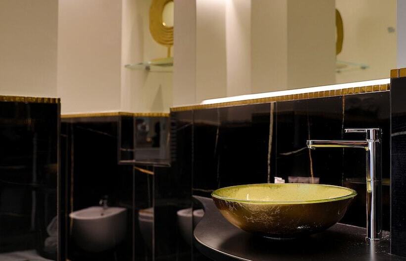 이그제큐티브 룸, Tigullio Et De Milan