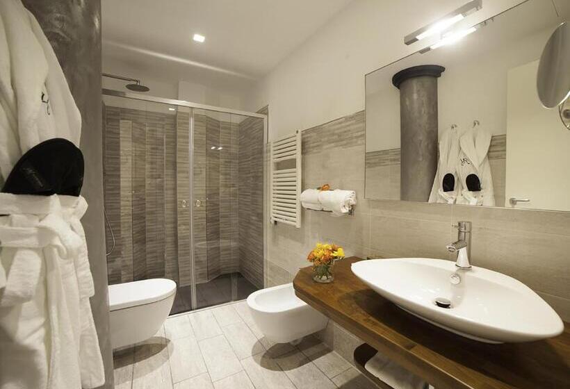 이그제큐티브 룸, Tigullio Et De Milan