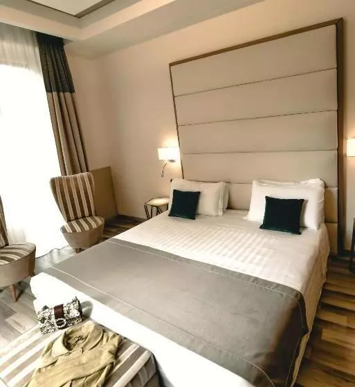 Comfort room with balcony, Tigullio Et De Milan
