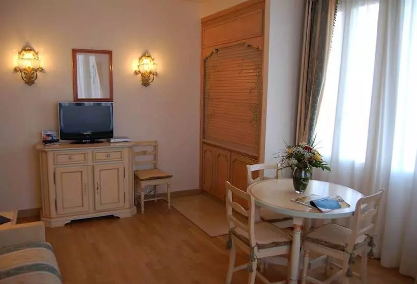 سوییت, Villa Laguna