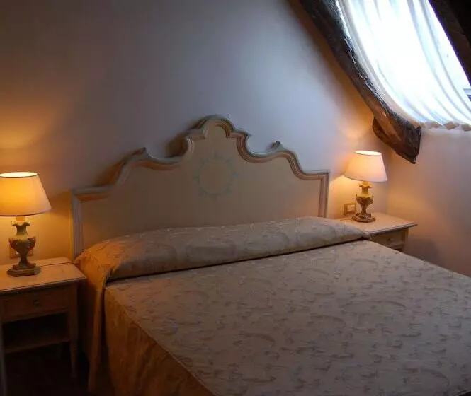 Suite with lake view, Villa Laguna