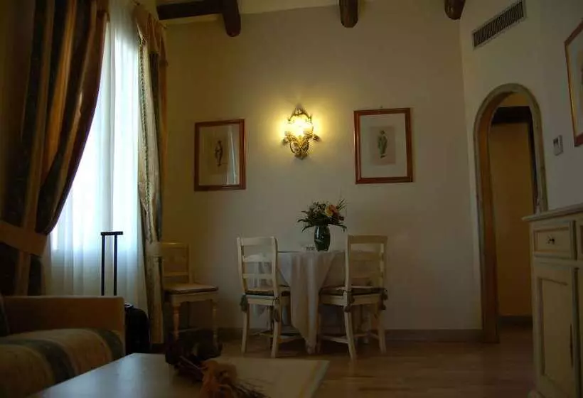 Suite with lake view, Villa Laguna