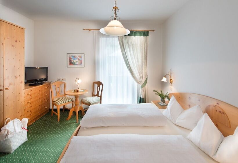 Номер Стандарт, Waldrast Dolomites