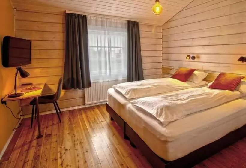 اتاق سوپریور, Breiddalsvik