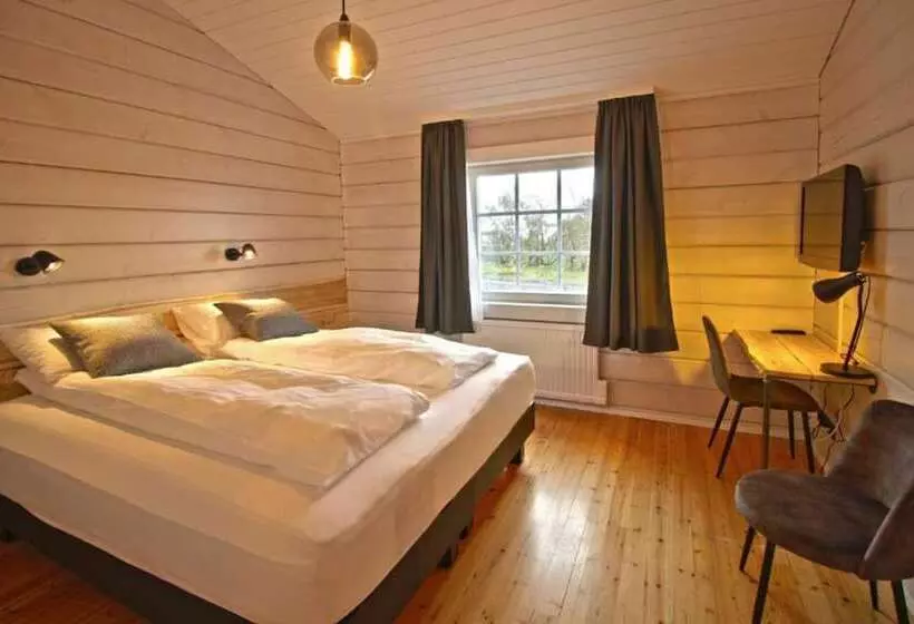 اتاق سوپریور, Breiddalsvik