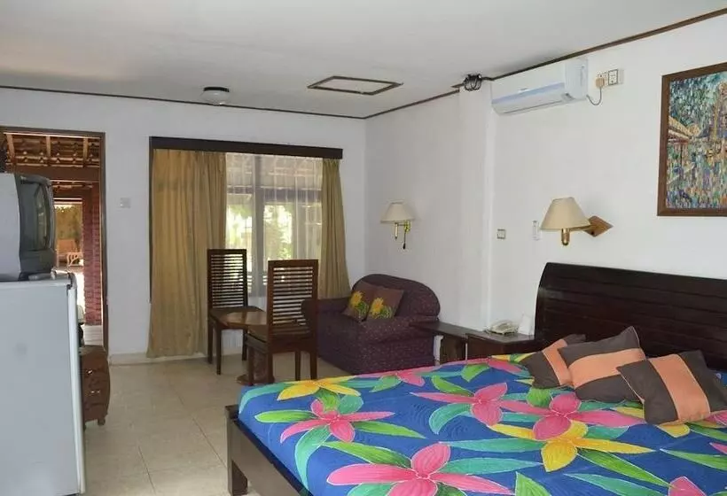 Suite, Gazebo Beach