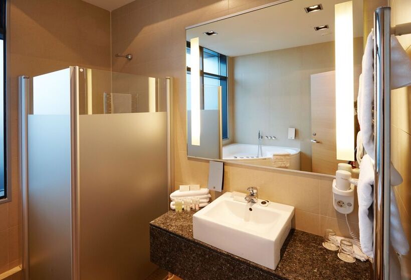 سوییت جونیور, Hótel Reykjavík Grand