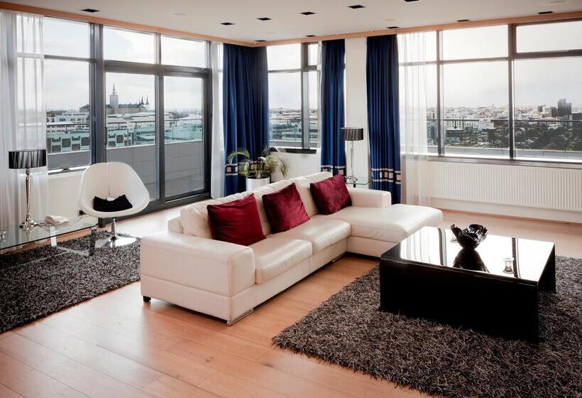 سوییت جونیور, Hótel Reykjavík Grand