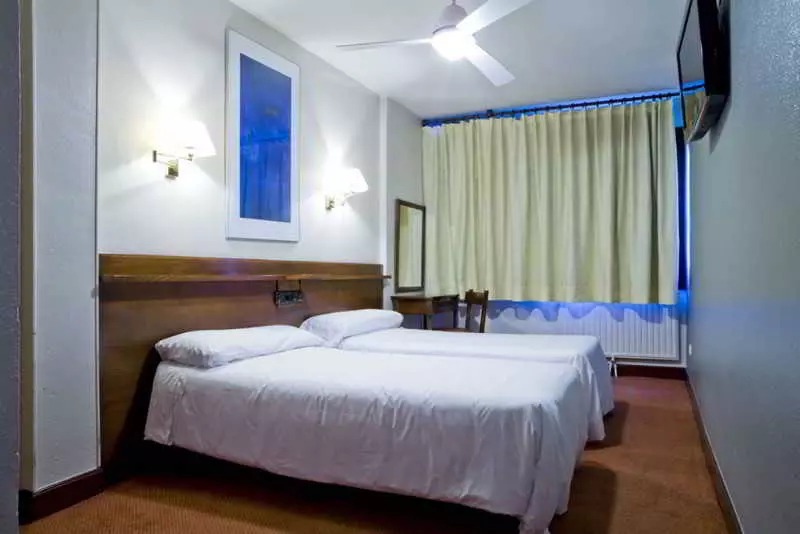 سوییت جونیور, Hótel Reykjavík Grand