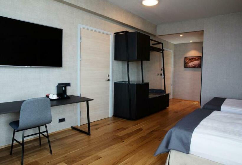 اتاق استاندارد با چشم‌انداز, Hótel Reykjavík Grand