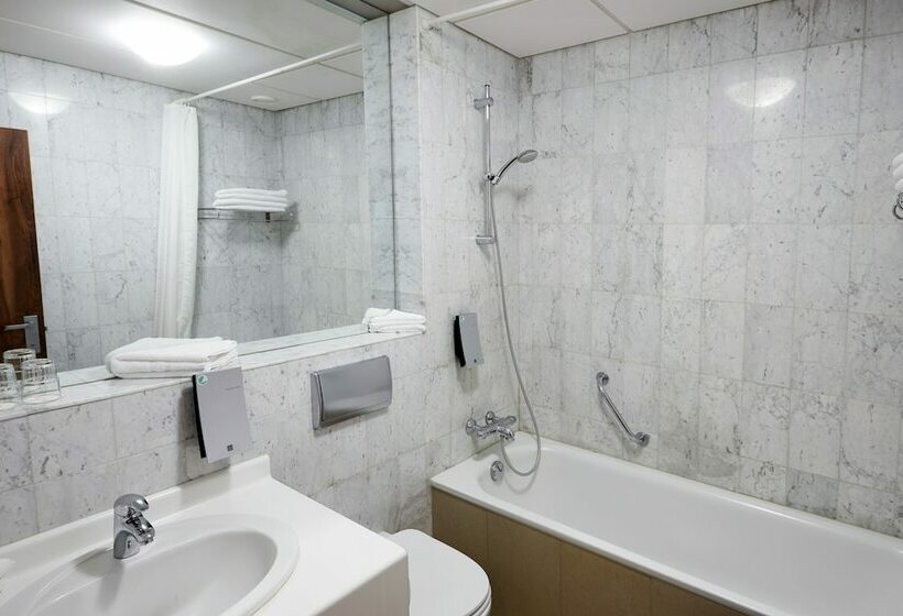 اتاق استاندارد با چشم‌انداز, Hótel Reykjavík Grand