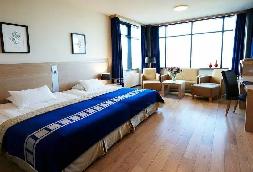 سوییت جونیور, Hótel Reykjavík Grand