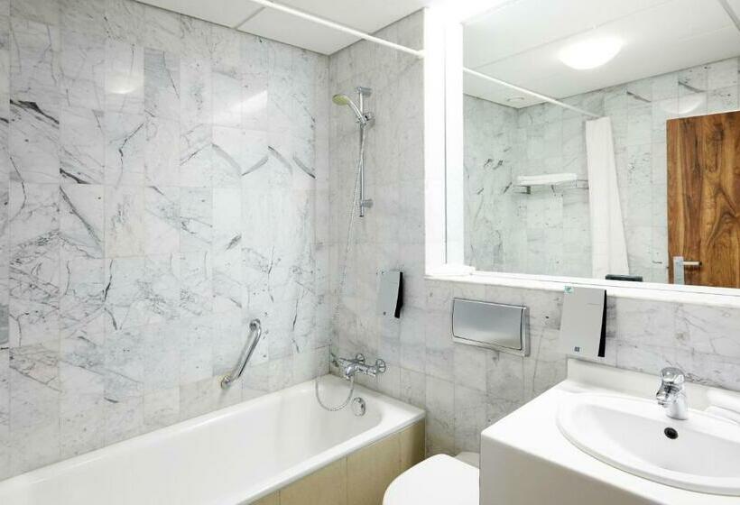 اتاق استاندارد یک تخته با چشم‌انداز, Hótel Reykjavík Grand