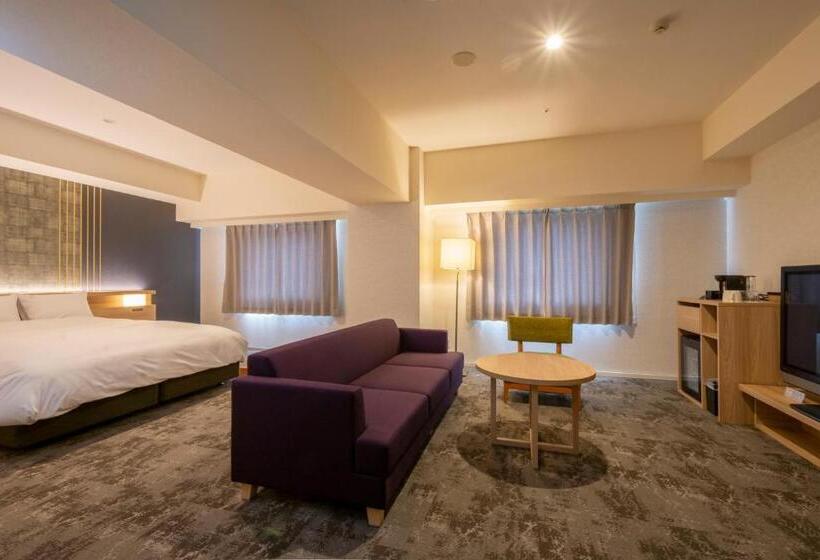 سوئیت اجرایی با تخت کینگ, Kanazawa