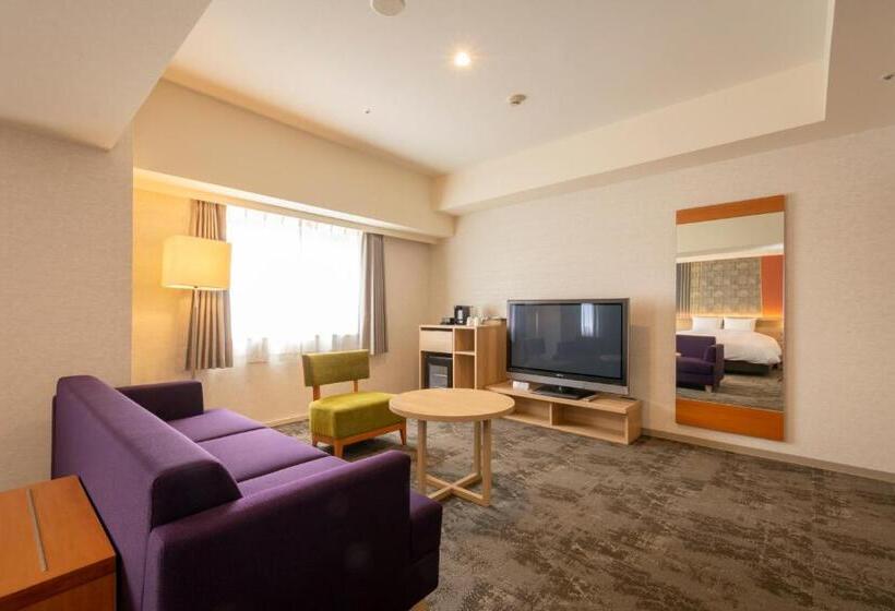 سوئیت اجرایی با تخت کینگ, Kanazawa