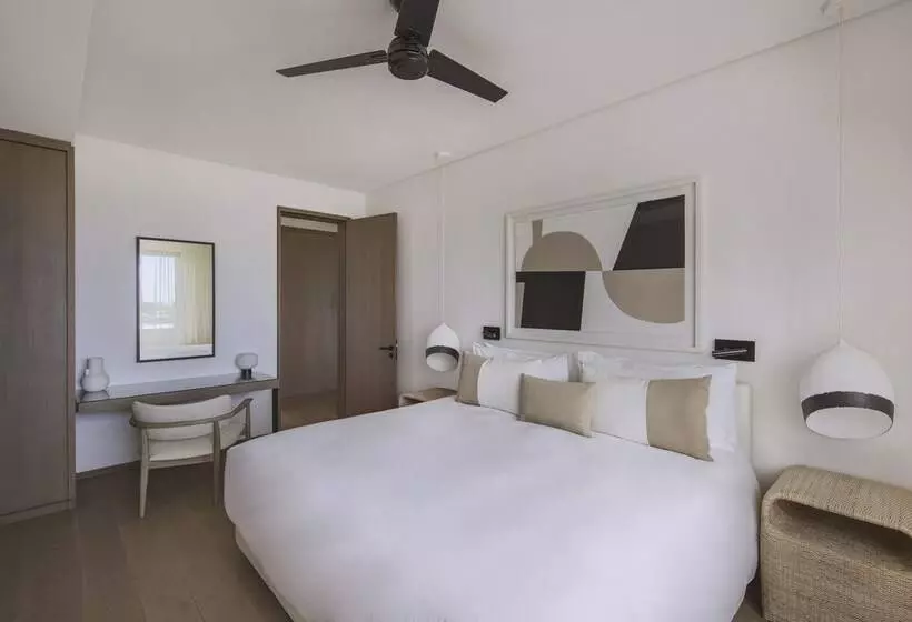 اتاق لوکس, Lux Grand Baie Resort & Residences