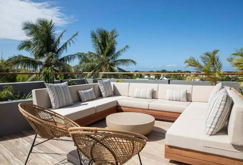Ullakkohuone, Lux Grand Baie Resort & Residences