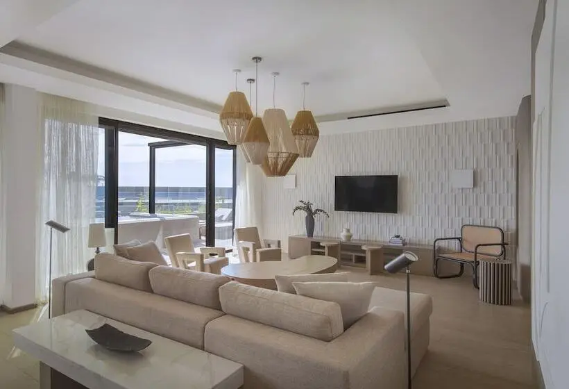 Ullakkohuone, Lux Grand Baie Resort & Residences