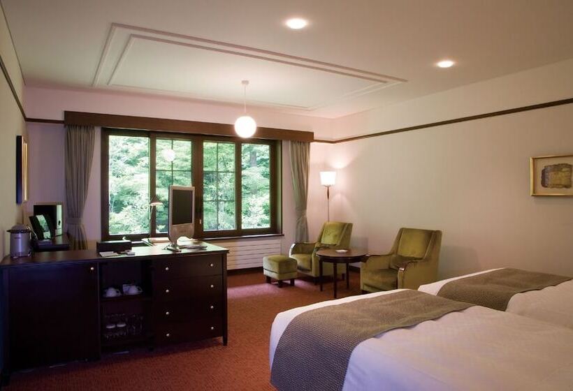 اتاق لوکس, Mampei