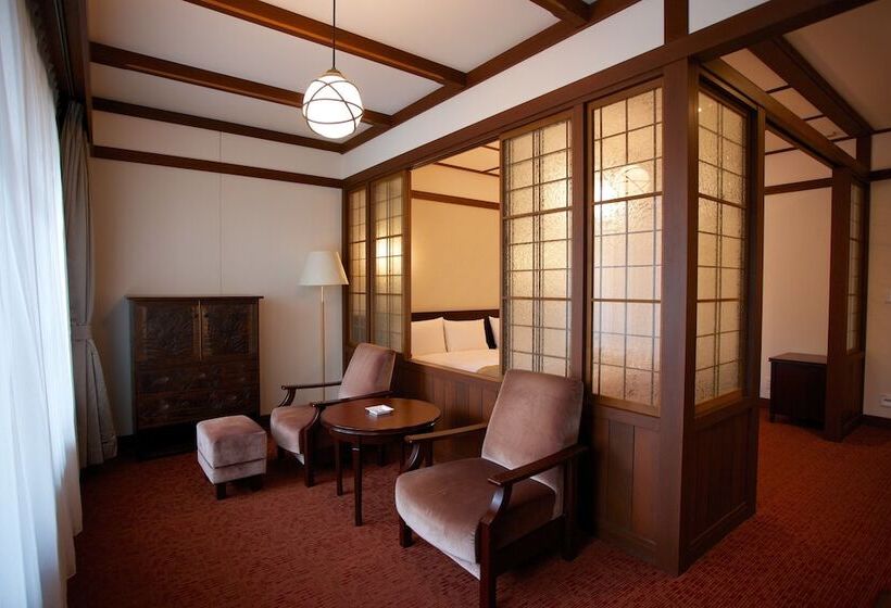 اتاق لوکس, Mampei