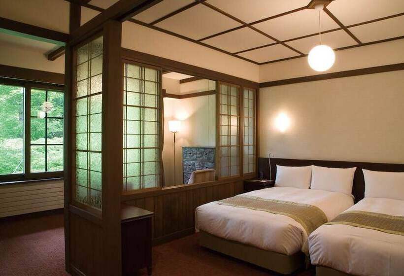 اتاق لوکس, Mampei