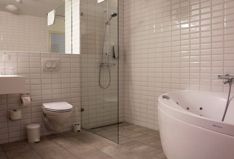 اتاق پرمیوم, Selfoss