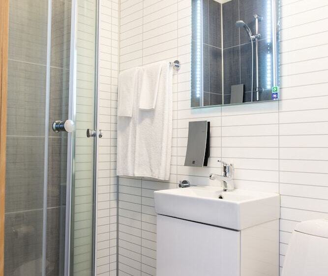 اتاق اکونومی, Selfoss