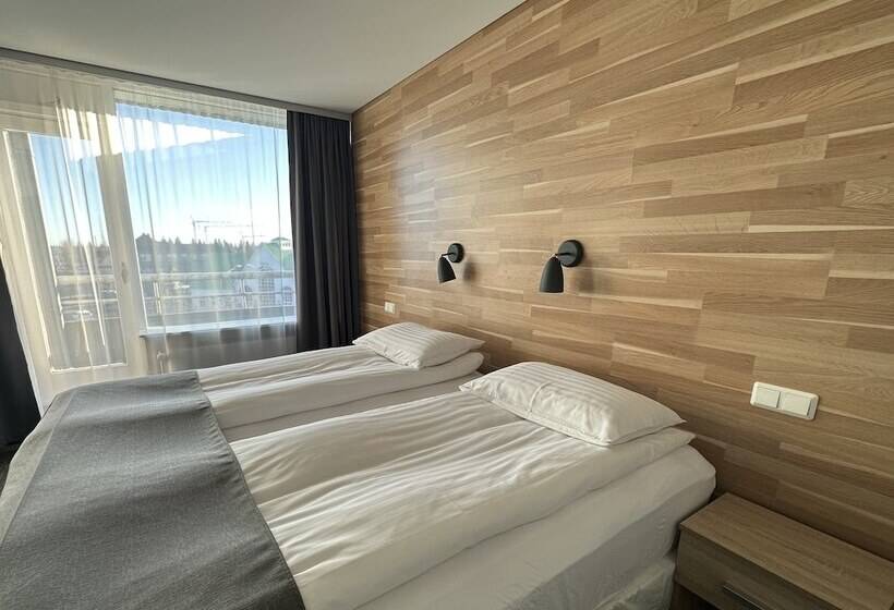 اتاق اکونومی, Selfoss