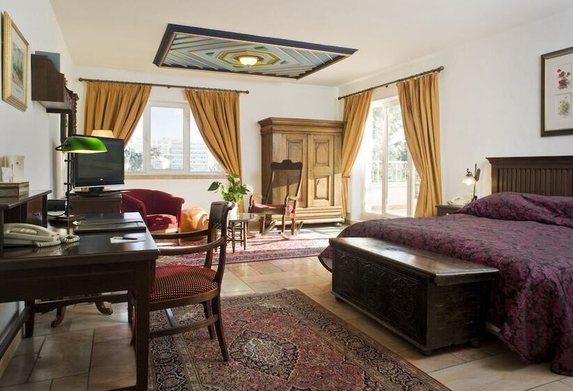 סוויטת ג'וניור, The American Colony Hotel   Small Luxury Hotels Of The World