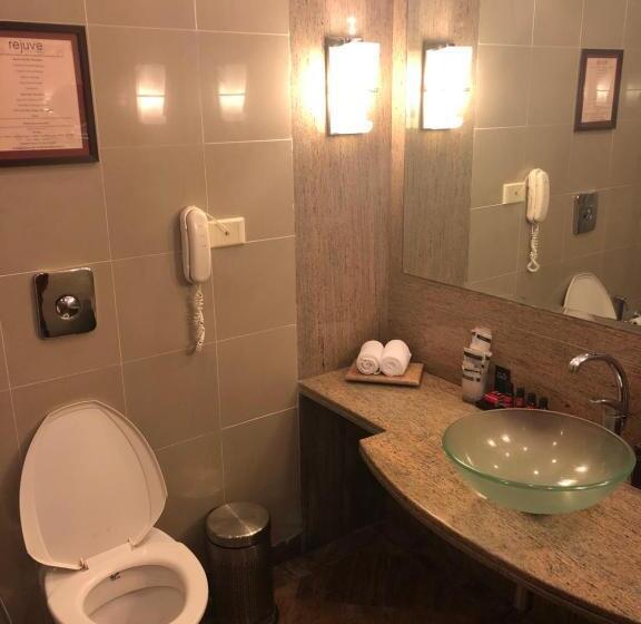 غرفة ديلوكس, The Lalit Ashok