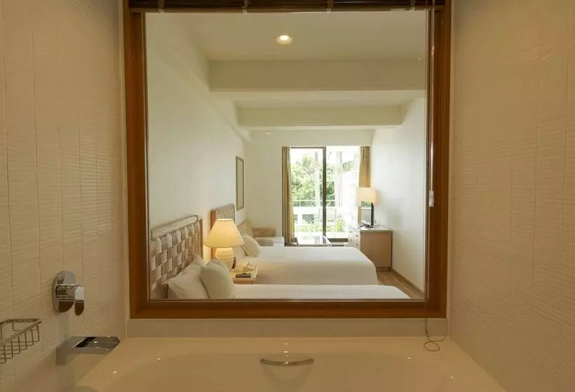Comfort room with mountain view, The Moon Beach Museum Resort