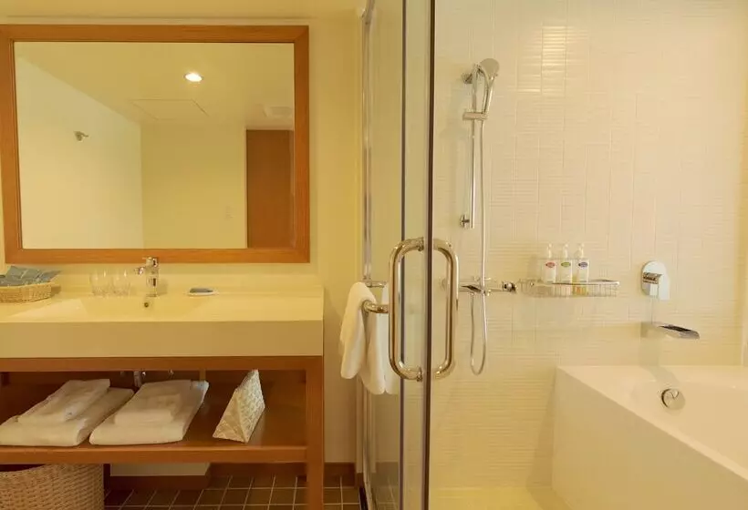 Comfort room with mountain view, The Moon Beach Museum Resort
