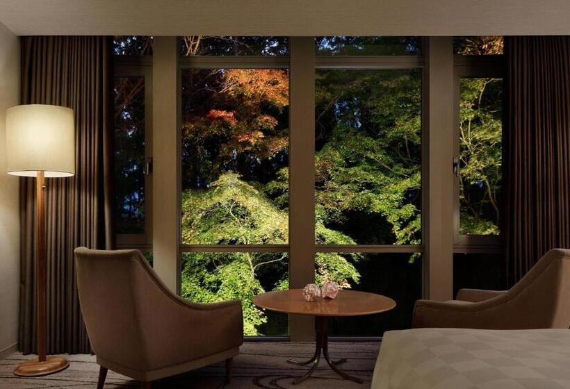 اتاق استاندارد با تخت بزرگ, The Prince Kyoto Takaragaike, Autograph Collection