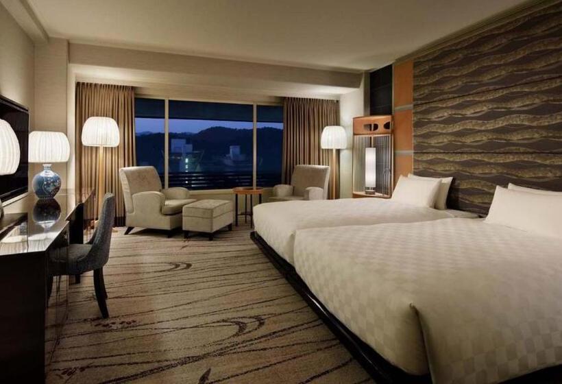 سوییت اجرایی, The Prince Kyoto Takaragaike, Autograph Collection