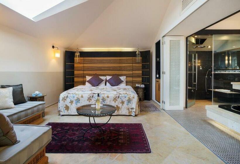 סוויטת ג'וניור, The American Colony Hotel   Small Luxury Hotels Of The World
