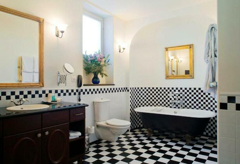 סוויטה, The American Colony Hotel   Small Luxury Hotels Of The World