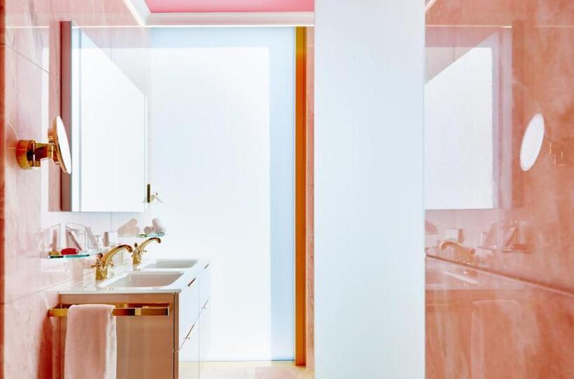 デラックスルーム, Casino 2000   Adult Guests Only