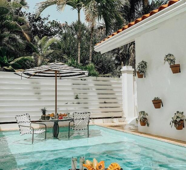 ویلای لوکس 1 خوابه, Couples Tower Isle