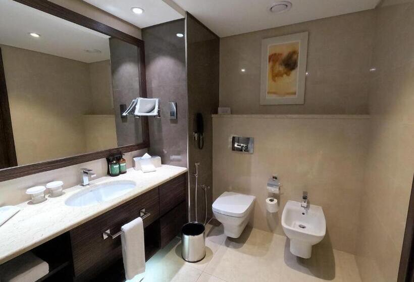 اتاق لوکس با تخت بزرگ, Crowne Plaza Kuwait Al Thuraya City, An Ihg