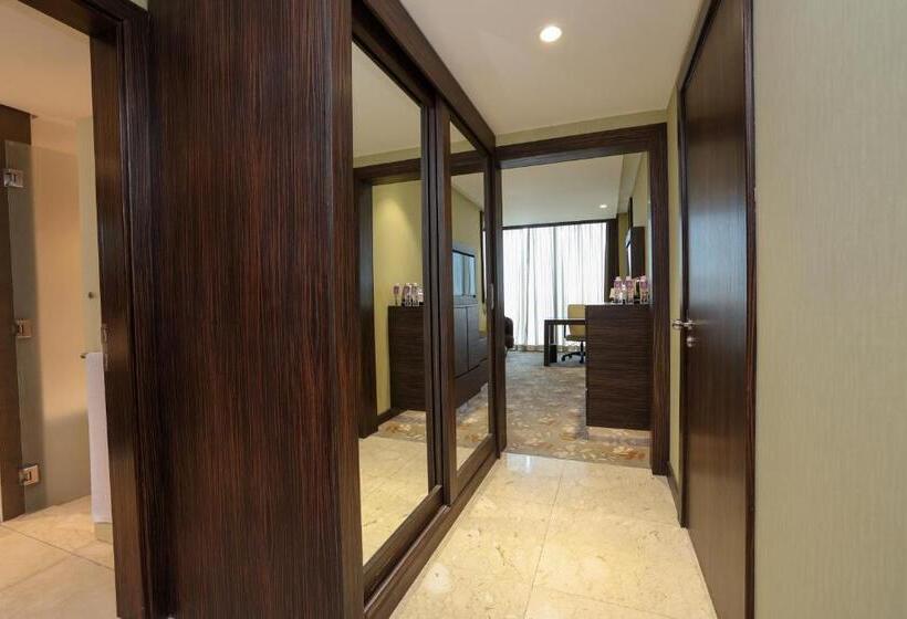 اتاق لوکس با تخت بزرگ, Crowne Plaza Kuwait Al Thuraya City, An Ihg