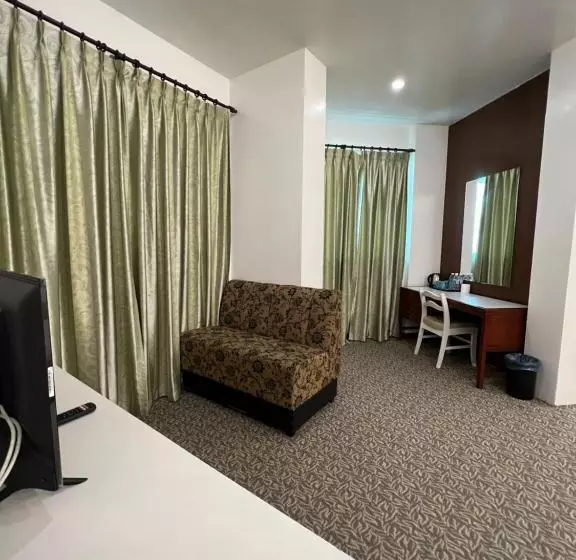 Family Room, D Eastern