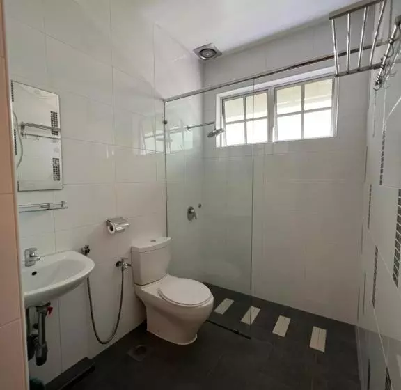 Habitació Triple Estàndard, D Eastern