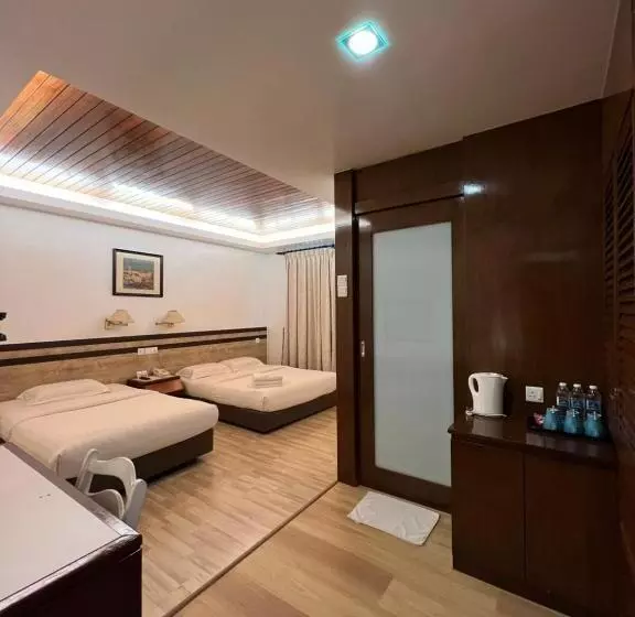 Habitació Triple Estàndard, D Eastern