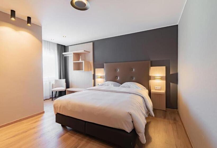 اتاق سوپریور, Re Ser Stuff