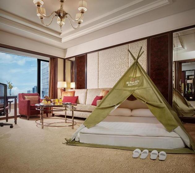 اتاق اجرایی با تخت بزرگ, Shangrila Kuala Lumpur