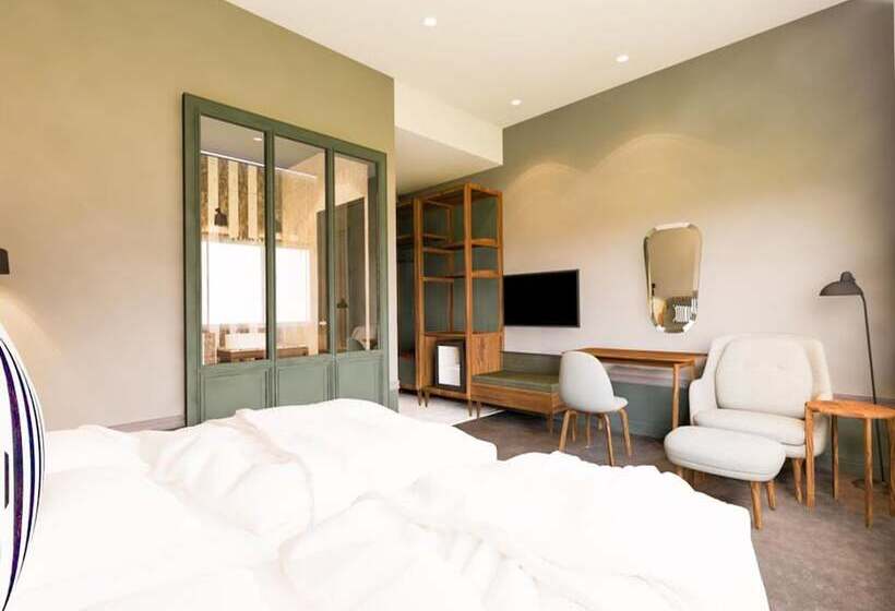 غرفة قياسية سرير كينج, The Jesselton